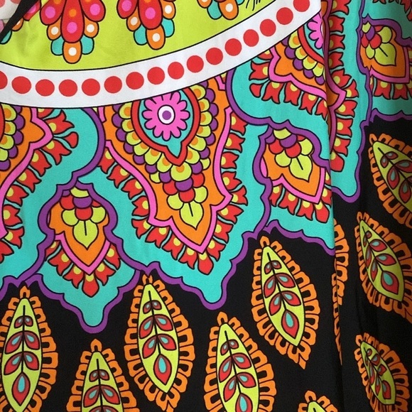 Colorful Women's Swim Cover-Up - Picture 4 of 8